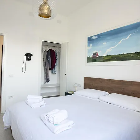 Guest house Isola Dei Racconti - - *
